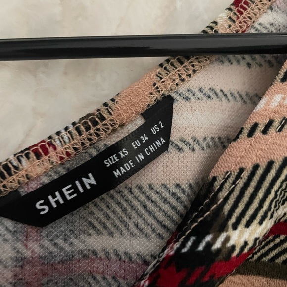 SHEIN One Sleeve Crop Top NWOT - Picture 2 of 3